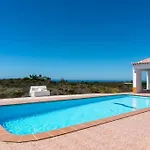 Moradia Com Piscina E Vista Mar 別荘 アルジェズール