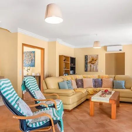 Moradia Com Piscina E Vista Mar 別荘 アルジェズール
