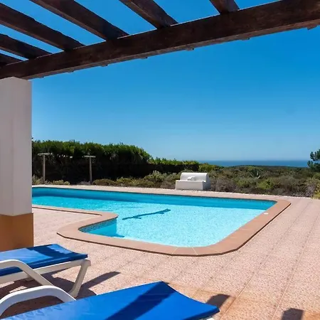 Moradia Com Piscina E Vista Mar *