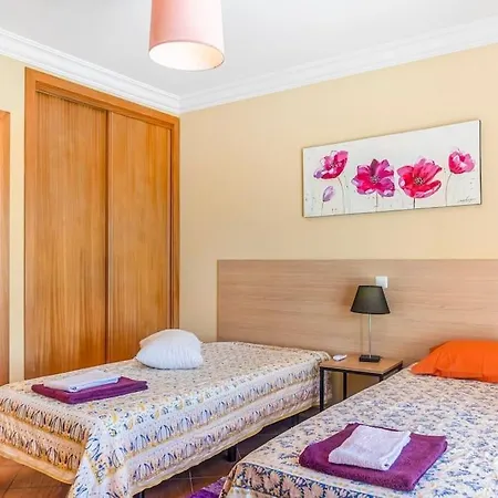 Casa de Férias Moradia Com Piscina E Vista Mar