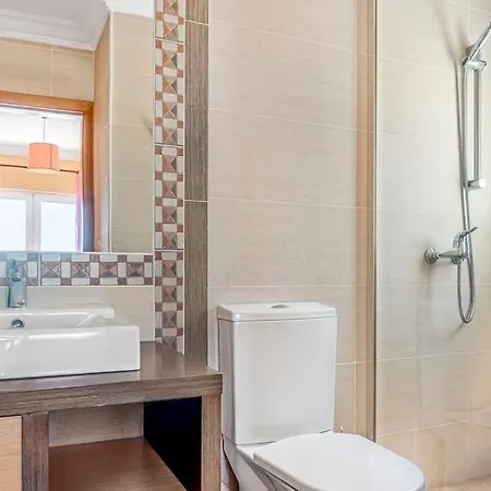 Casa de Férias Moradia Com Piscina E Vista Mar *