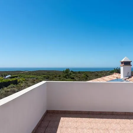 Casa de Férias Moradia Com Piscina E Vista Mar