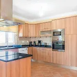 Moradia Com Piscina E Vista Mar *