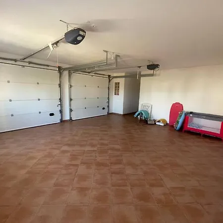 Moradia Com Piscina E Vista Mar 度假居 *