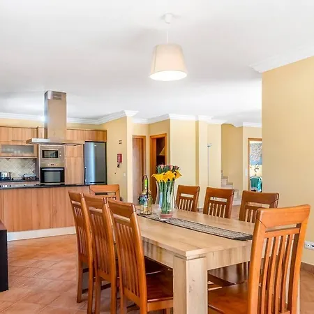 Moradia Com Piscina E Vista Mar 度假居