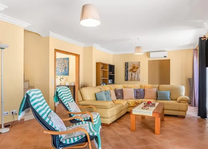 Moradia Com Piscina E Vista Mar 펜션 알제주르