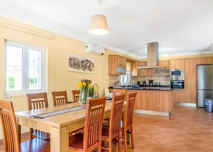 Moradia Com Piscina E Vista Mar 펜션 *