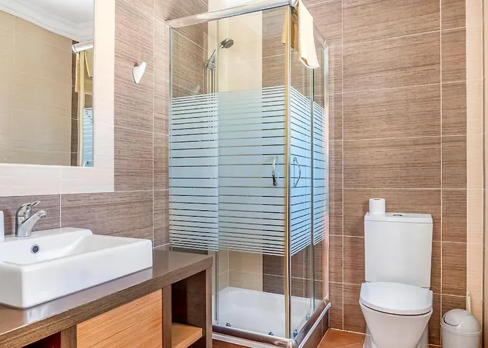 Moradia Com Piscina E Vista Mar 펜션 *