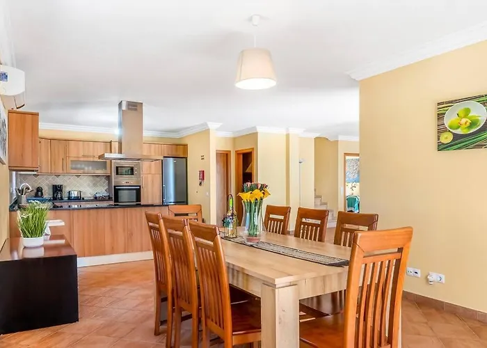 Moradia Com Piscina E Vista Mar 펜션