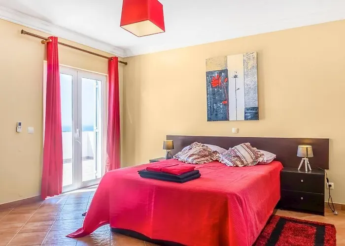 Moradia Com Piscina E Vista Mar 펜션 *