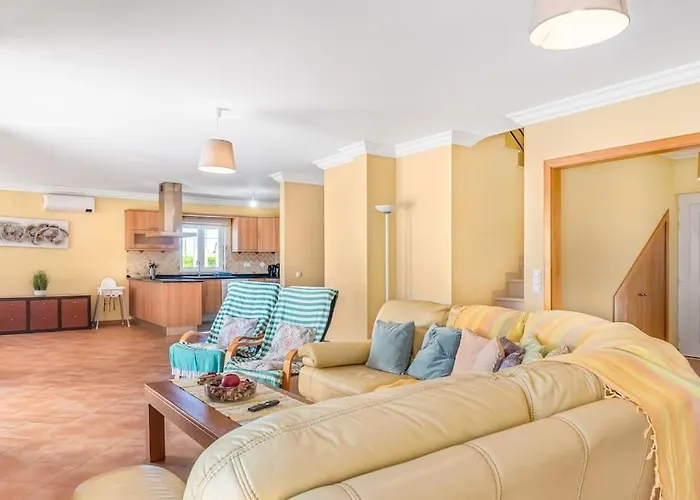 Moradia Com Piscina E Vista Mar 펜션 알제주르