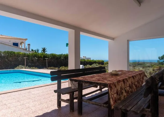 Moradia Com Piscina E Vista Mar *