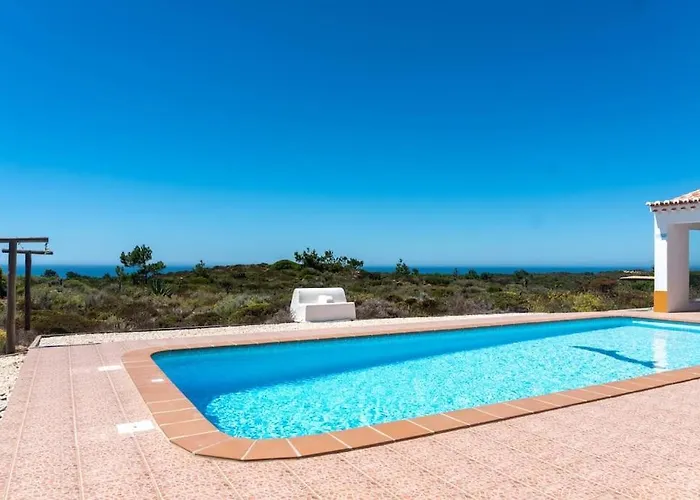 Moradia Com Piscina E Vista Mar 펜션 *